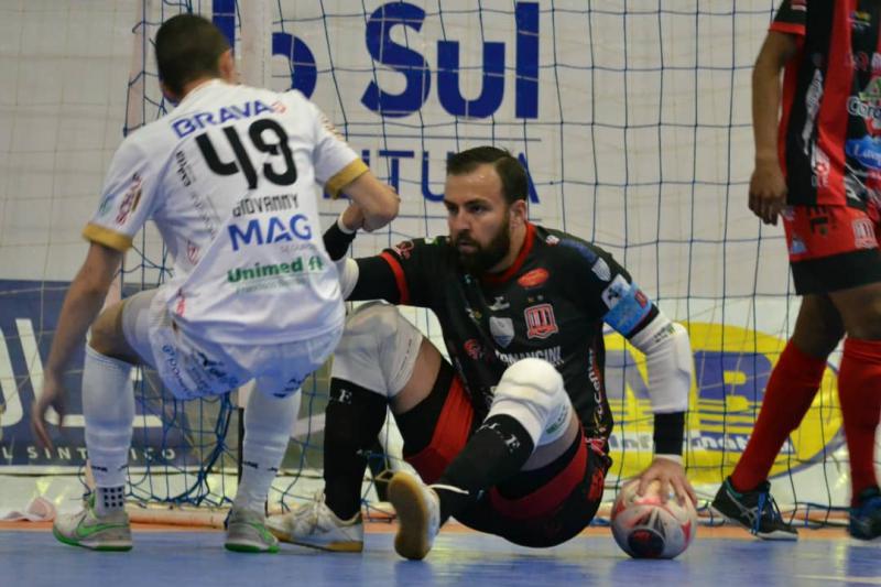 Operário Laranjeiras vence o Marreco e Avança para as semifinais da Taça Federação de Futsal.