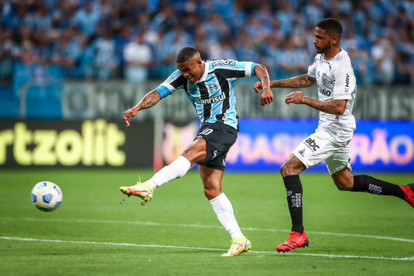 Grêmio vence o Atlético-MG, mas é rebaixado pela terceira vez para a Série B