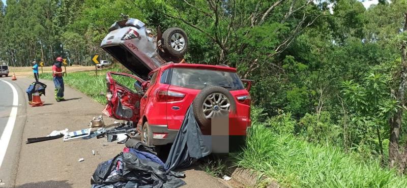 Cantagalo: Uma pessoa morre e três ficam feridas após acidente na BR 277 envolvendo caminhonate de Laranjeiras