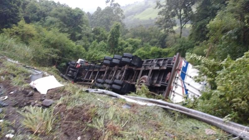 Laranjeiras: Condutor morre esmagado em acidente na BR 277