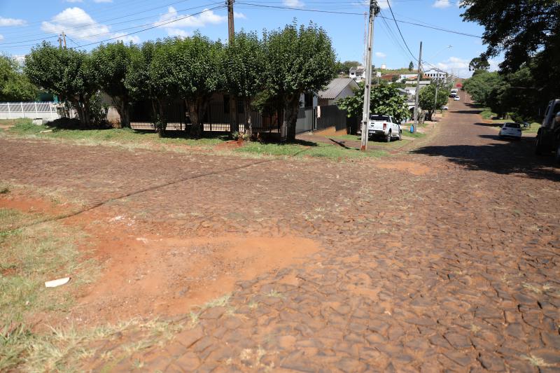 Prefeitura de Laranjeiras do Sul entrega ordem de serviço para o início de novas obras de pavimentação