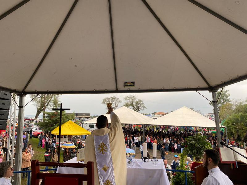 Missa em louvor ao Bom Jesus em Campo Mendes teve o Pároco Sebastião presidindo com liturgia da Rádio Campo Aberto