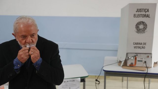 Lula Votou em São Bernando do Campo na Escola João Firmino