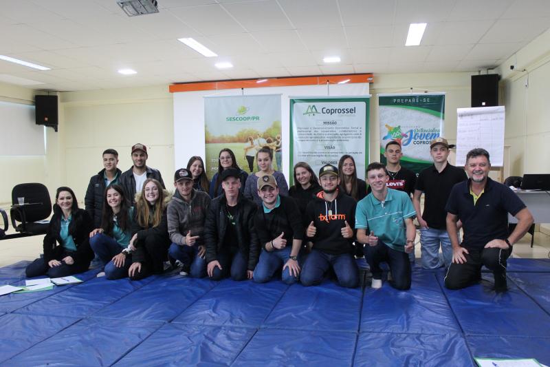 Coprossel capacita Jovens do Agro e do Cooperativismo  