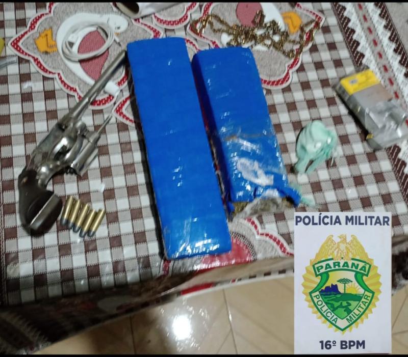 Rio Bonito: Homem é preso com drogas e arma de fogo na Linha Bandeirantes