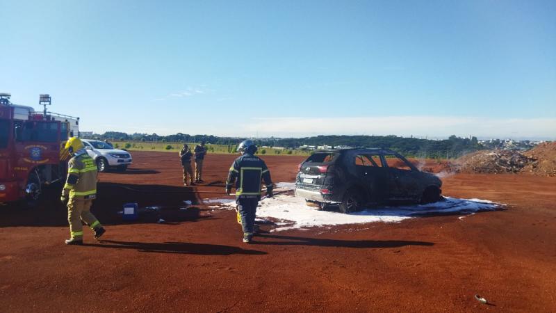 Guarapuava: Corpo é encontrado carbonizado dentro de veículo no bairro Cidade dos Lagos