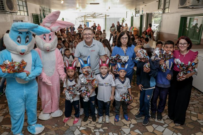 Prefeitura de Laranjeira do Sul distribuiu ovos de chocolate aos 4 mil alunos da rede municipal de ensino