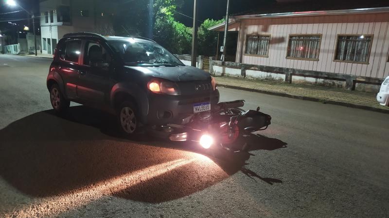 Ls Mulher Fica Ferida Em Acidente Envolvendo Carro E Moto Próximo Ao Itc Radio Campo Aberto 8310