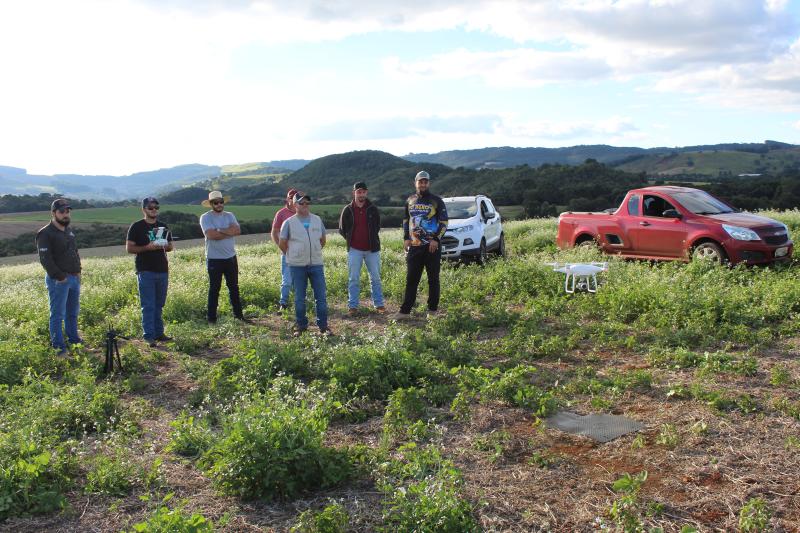 Coprossel e Sindicato Rural de Laranjeiras do Sul realizam curso sobre uso de Drone na agricultura