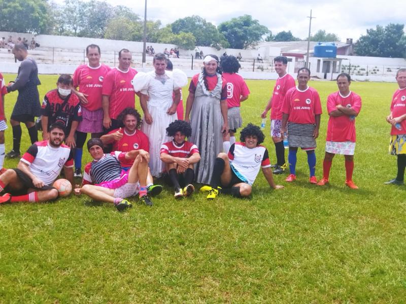 Neste domingo (4) tradicional e beneficente Futebol de Saia no 8 de Junho