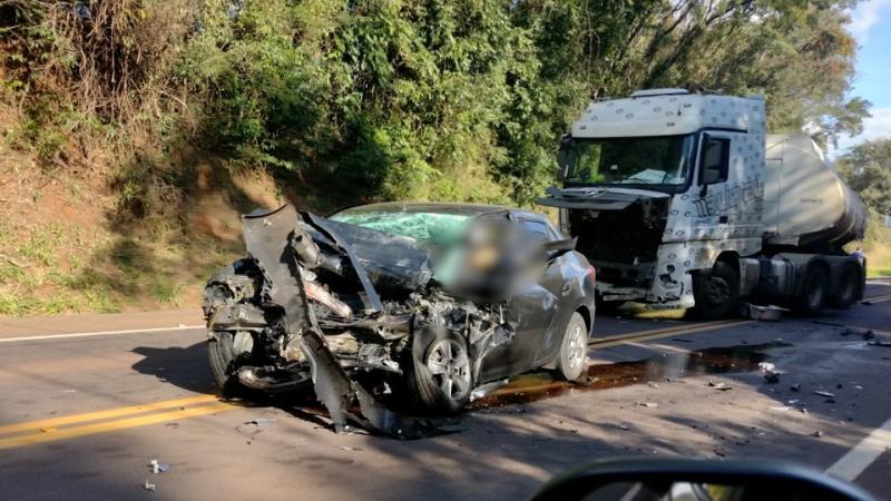 Guaraniaçu: Mulheres morrem em batida frontal com caminhão na BR 277