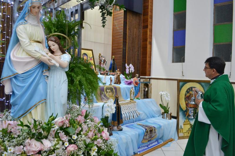 7º dia da Novena em Louvor a Padroeira Sant´Ana teve benção especial para os Carpinteiros e Marceneiros.