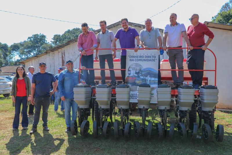 Dinheiro na Comunidade garante plantadeira para a Associação de agricultores da Colônia União