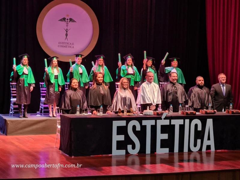 Curso de Estética e Cosmética do Centro Universitario Campo Real celebra formatura com muita emoção