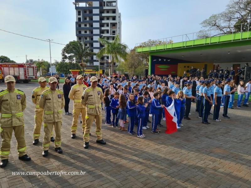 Abertura da Semana da Pátria aconteceu nesta sexta-feira em Laranjeiras do Sul