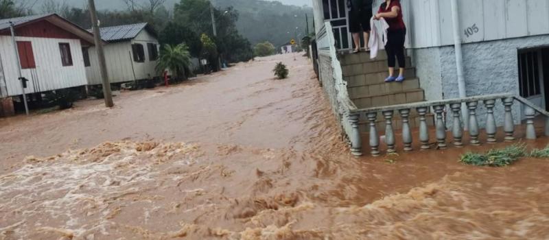 Mais de 18 mil pessoas em 60 municípios são afetadas por chuvas no RS, diz Defesa Civil