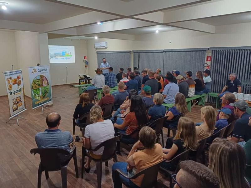 Rações Coprossel – Soluções para a agropecuária, esse foi o tema da reunião com produtores em Virmond