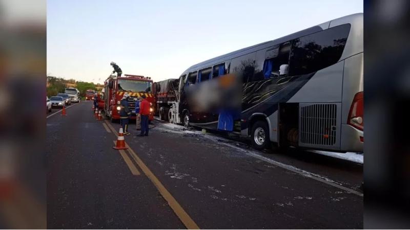 Corbélia: Motorista de ônibus de escoteiros morre após acidente na BR-369