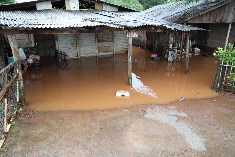 Prefeitura presta atendimento às famílias atingidas pelas fortes chuvas do final de semana