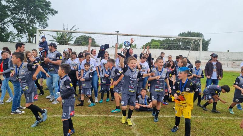 Confira os campeões da 1ª Copa Restaurante 3 Fronteiras de Futebol 7 Su9 e Sub10