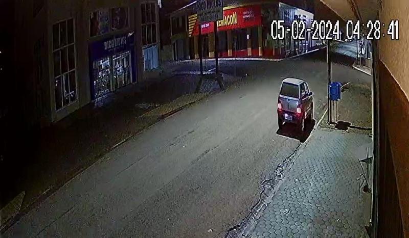 LS: Ladrões furtam 5 motosserras de loja de concertos no centro