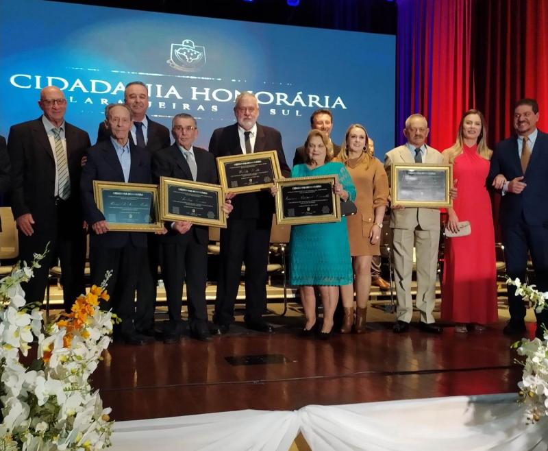 Laranjeirenses recebem título de Cidadão Honorário 