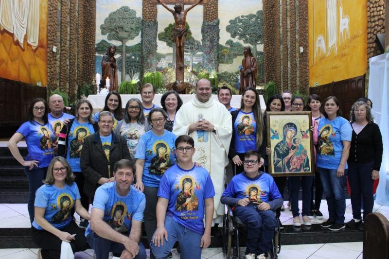 Novena da Padroeira Sant´Ana teve benção das famílias no 6º dia