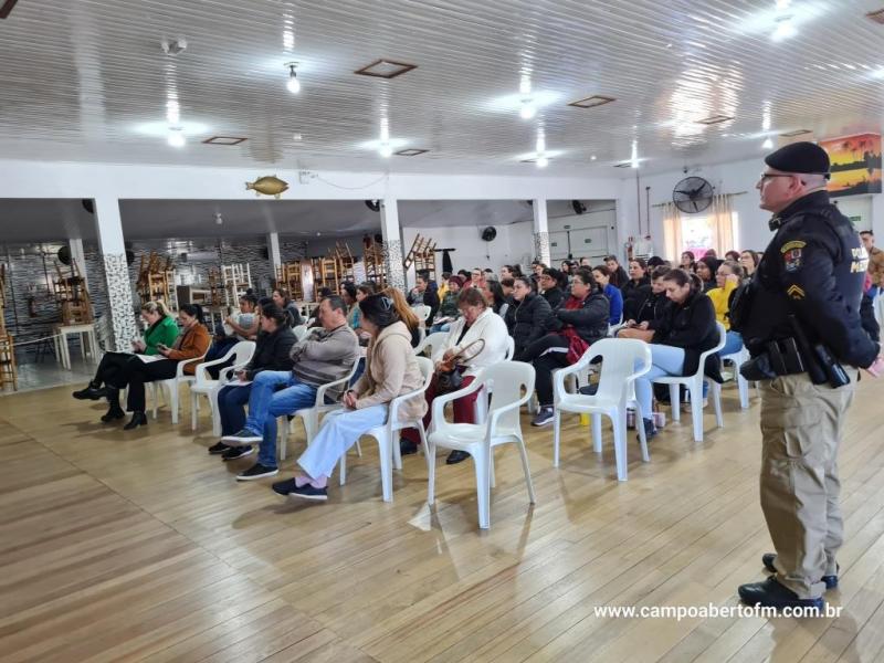 LS: Secretaria de Assistência Social em parceria com Cras e Polícia militar realizou palestra sobre o enfrentamento á violência contra as mulheres