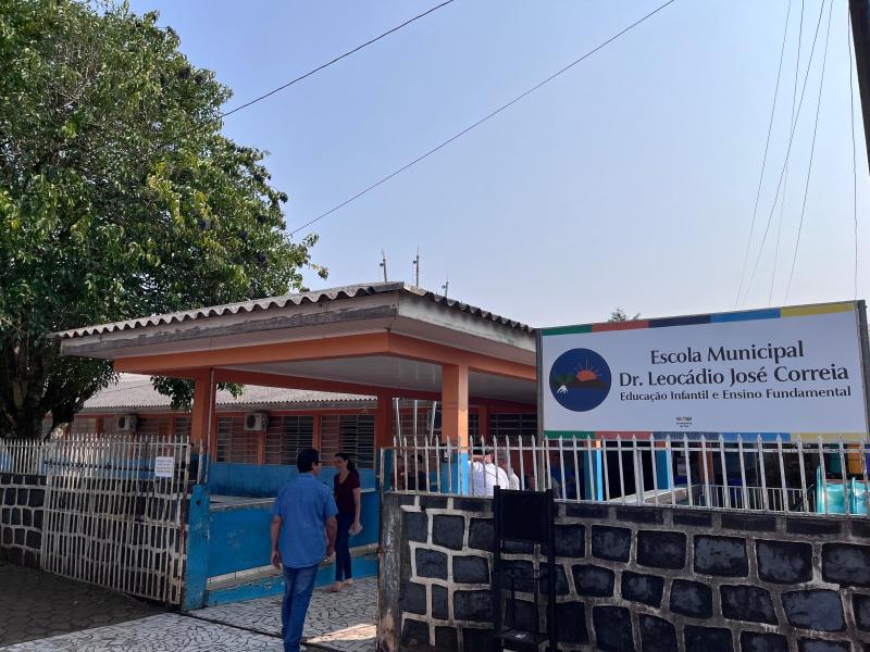 Votação na Escola Dr. Leocadio José Correia flui dentro do programado