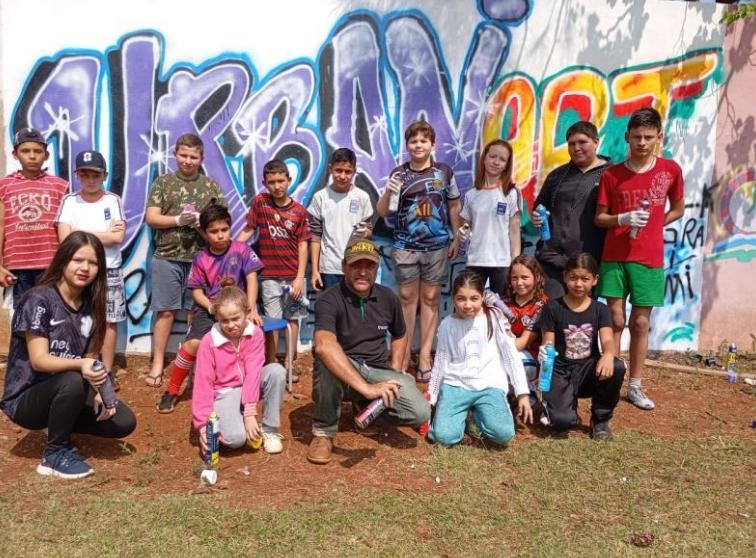 Escola josé Bonifácio realiza nesta quinta-feira "Noite de Autógrafos" no Bairro Palmeiras