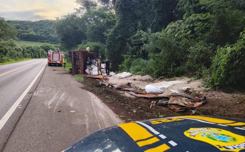 Candói: Motorista morre após tombar carreta na BR 277 próximo ao Cavernoso