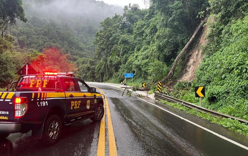 Interdição total da BR-277 na Serra da Esperança permanece, devido aos novos deslizamentos 