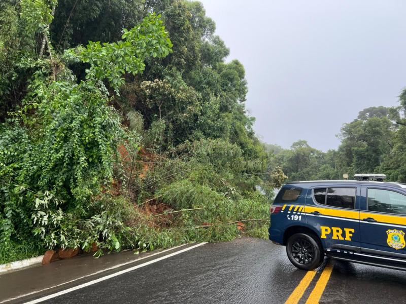 Guarapuava: Atualizações sobre a interdição e deslizamentos da BR-277 na Serra da Esperança.