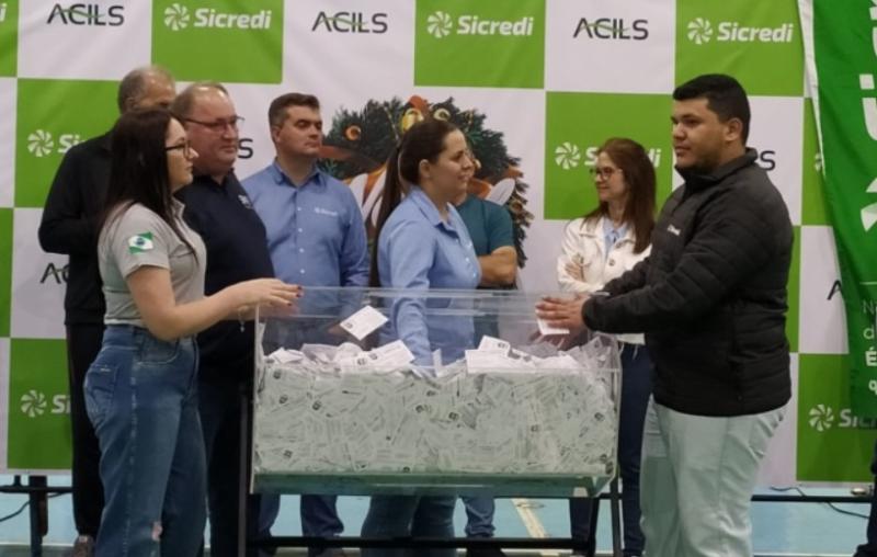 LS: Primeiros contemplados da Campanha Natal Premiado Acils