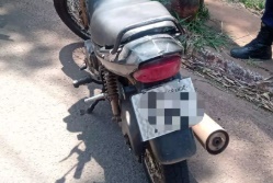 LS: Motocicleta com placa falsa e chassi raspado é apreendida pela PM