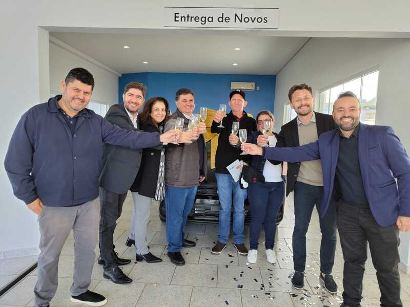 Morador de Nova Laranjeiras ganha carro 0 km em promoção da Volkswagen “Fevereiro da Sorte”