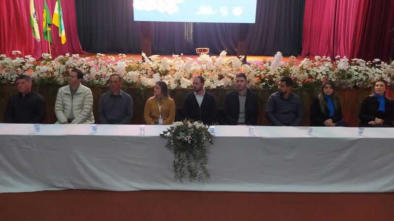 LS: Conferência Municipal de Saúde reúne profissionais e autoridades no Cine Teatro Iguaçu