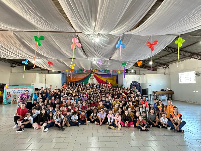 Tarde do Campistinha reúne mais de 200 crianças e adolescentes em Rio Bonito do Iguaçu