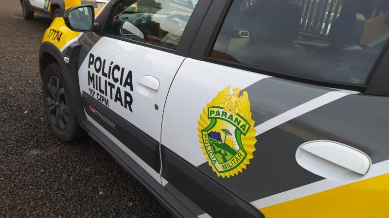LS: Veículo invade lote, atinge dois veículos estacionados e causa danos em residência