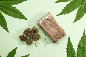 LS: Indivíduo é preso com quase meio quilo de maconha