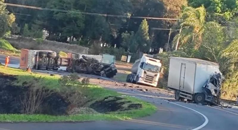 Candói: Colisão entre três caminhões deixa uma pessoa morta e interdita trecho da BR-277 