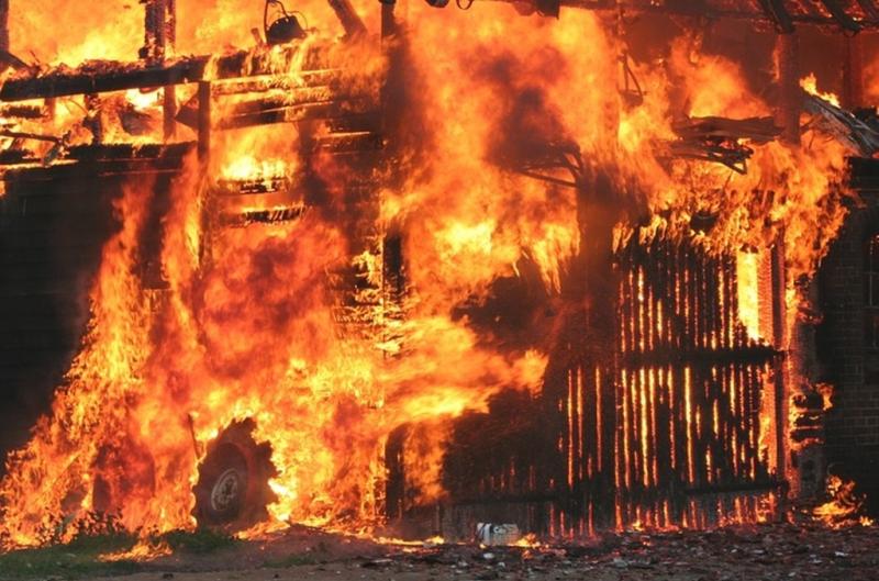 Pitanga: Homem morre durante incêndio de casa