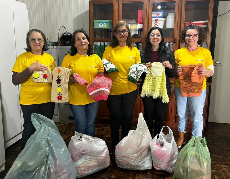 LS: Projeto Tricotando produz e doa quase mil peças