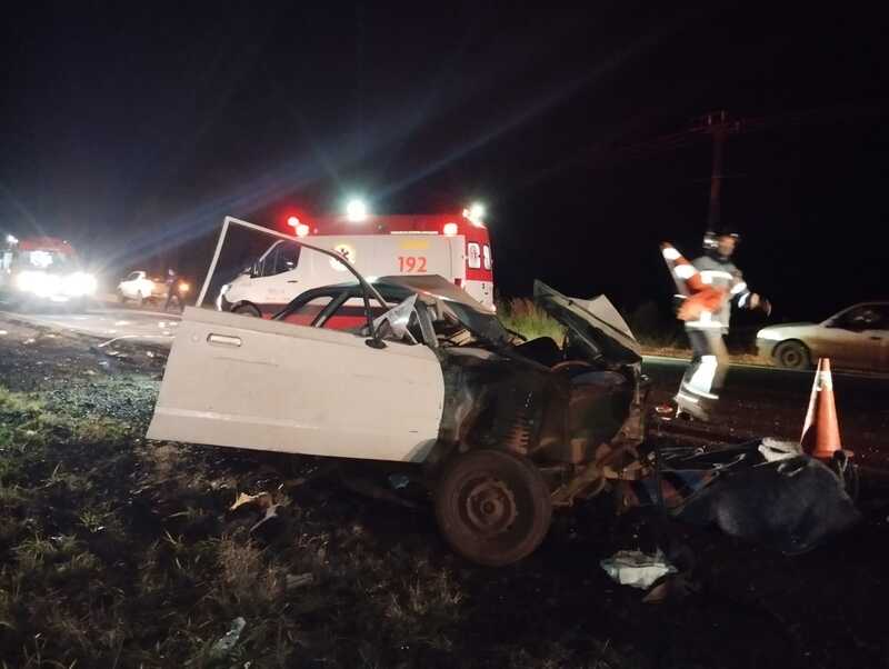 LS: Duas pessoas morrem em acidente na PR 158 envolvendo Corcel e Caminhonete 
