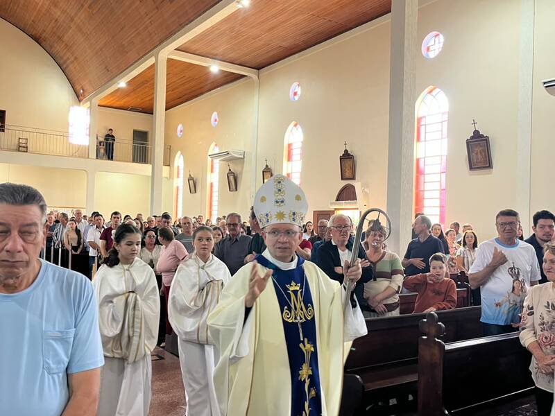 Bispo Dom Amiton Presidiu a Santa Missa em louovr a Nossa Senhora do Monte Claro 
