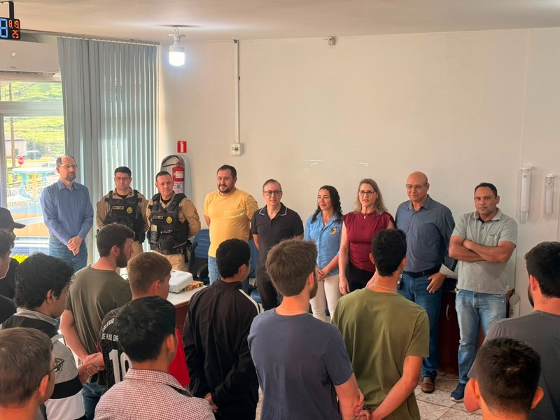 Mais de 30 jovens receberam o certificado de Dispensa e  Incorporação em Nova Laranjeiras 