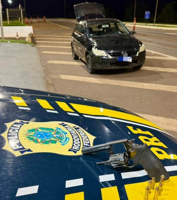 PRF apreende arma de fogo com menor na BR-277 em Guaraniaçu 