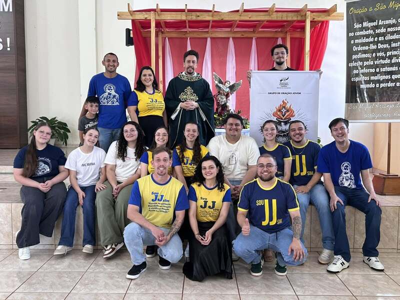 Bairro São Miguel encerrou a programação religiosa em louvor ao padroeiro