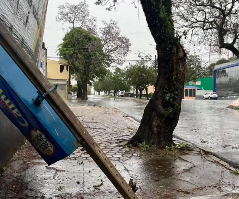 Falta de energia afeta moradores de Laranjeiras do Sul após temporal