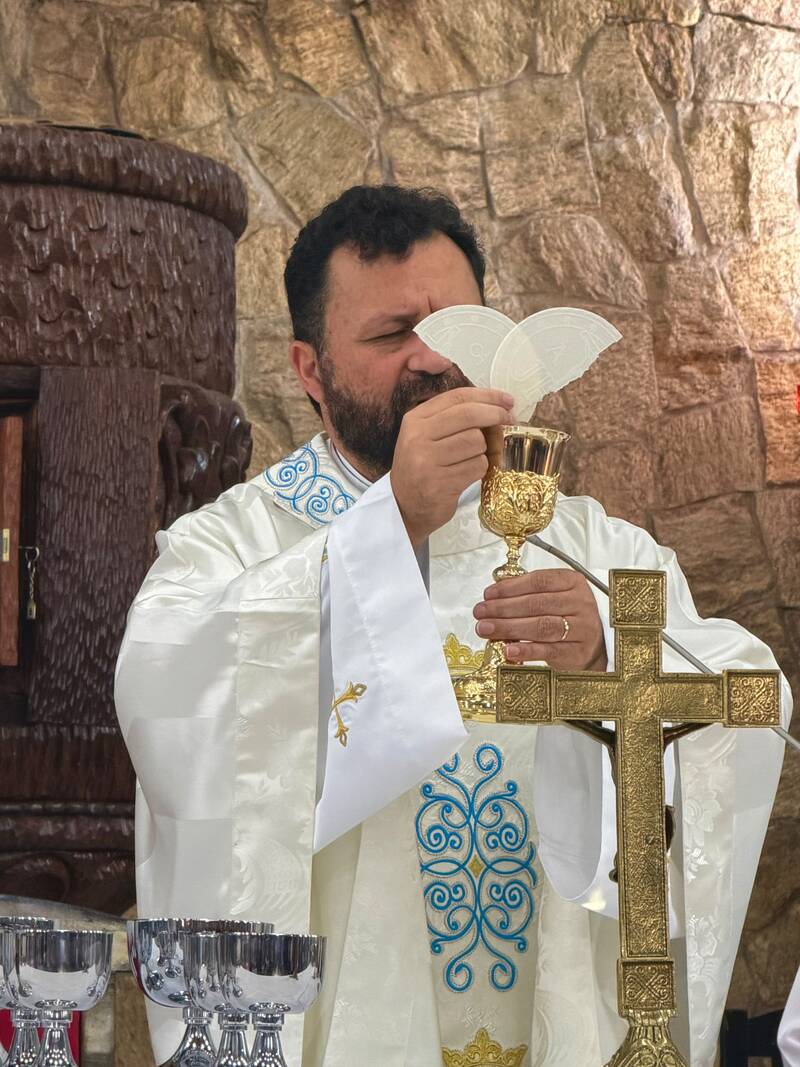 Padre Sebastião Gulart presidiu a celebração das 10h